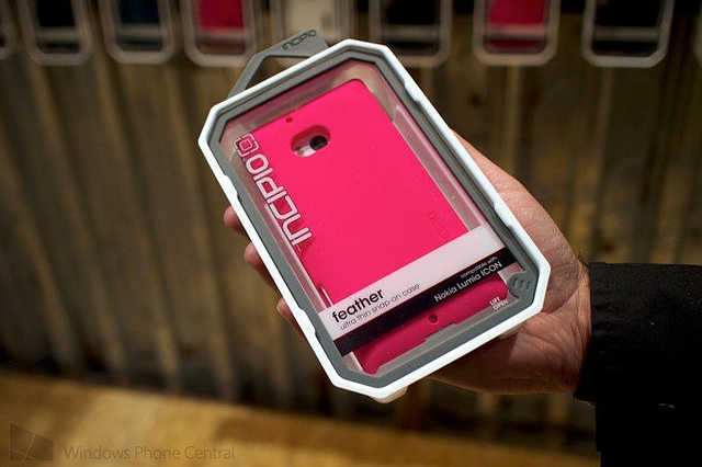 alt="Lumia Icon Case spotted in CES 2014"