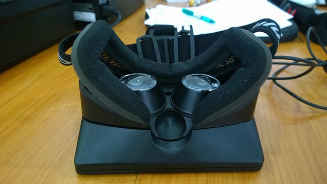 alt="Oculus Rift DK1"