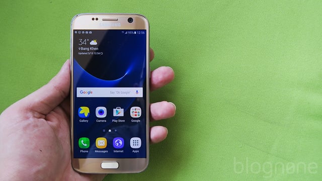 alt="Galaxy S7 Review"