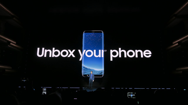 alt="Galaxy S8 Unbox"