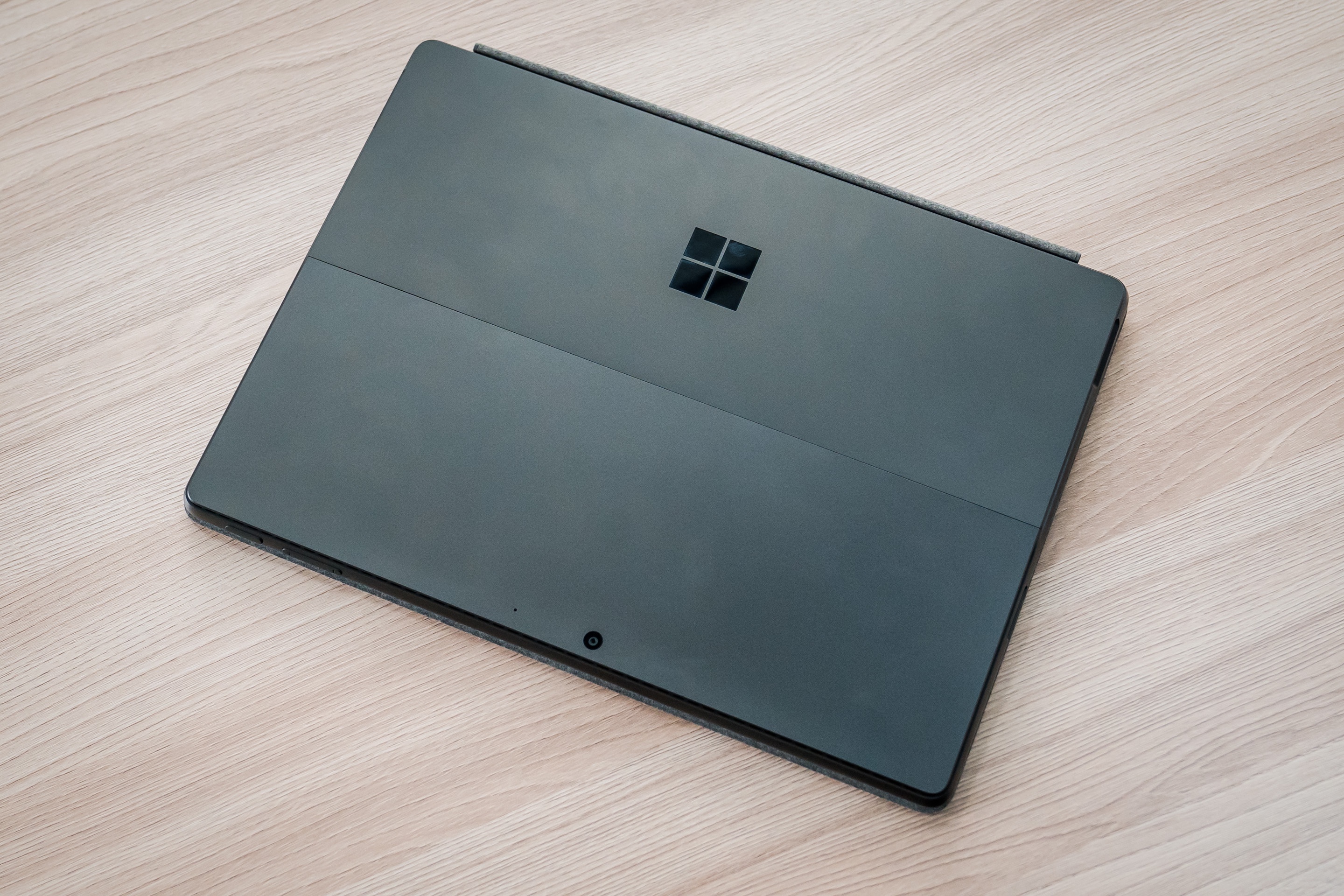 alt="Microsoft Surface Pro 11"