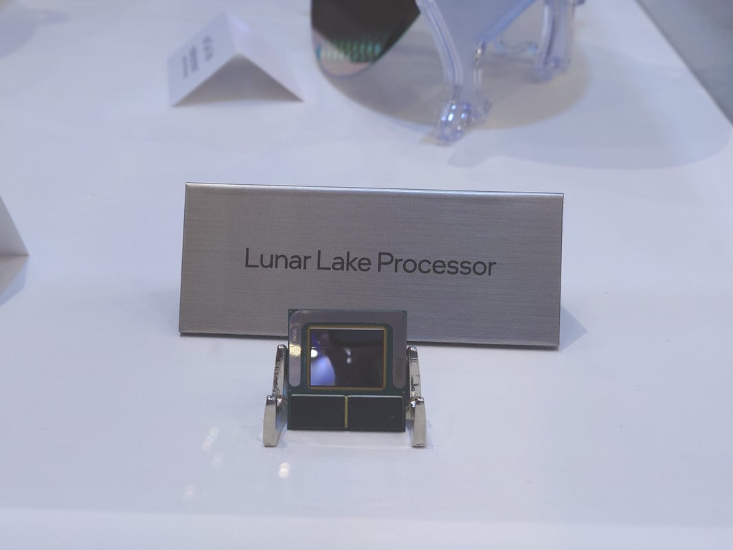 alt="Lunar Lake Processor"