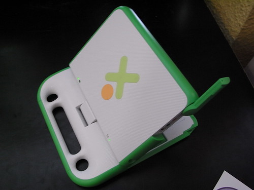 alt="OLPC XO"