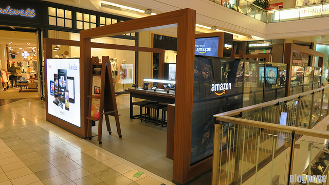 alt="Amazon Pop-up Store"