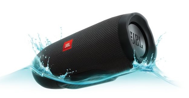 alt="JBL-Charge-3-watersplash-Black_dvHAMaster"