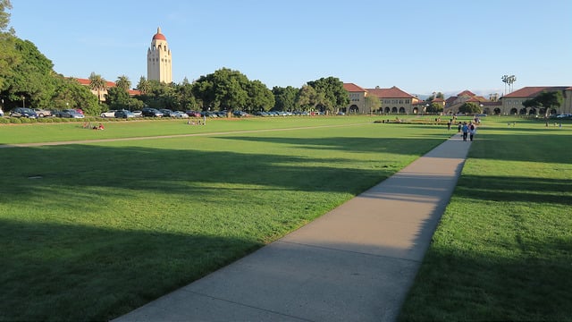 alt="Stanford University"