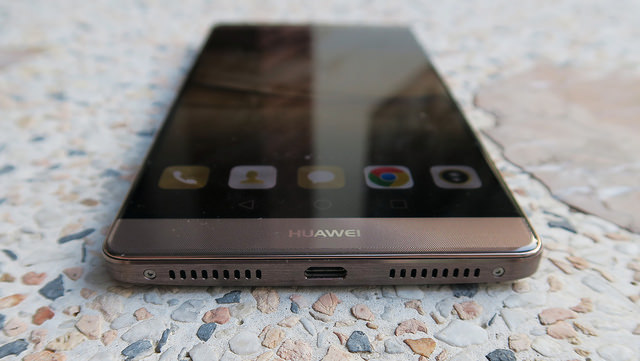 alt="Huawei Mate 8"