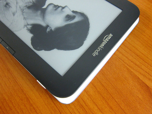 alt="Compared with Kindle"