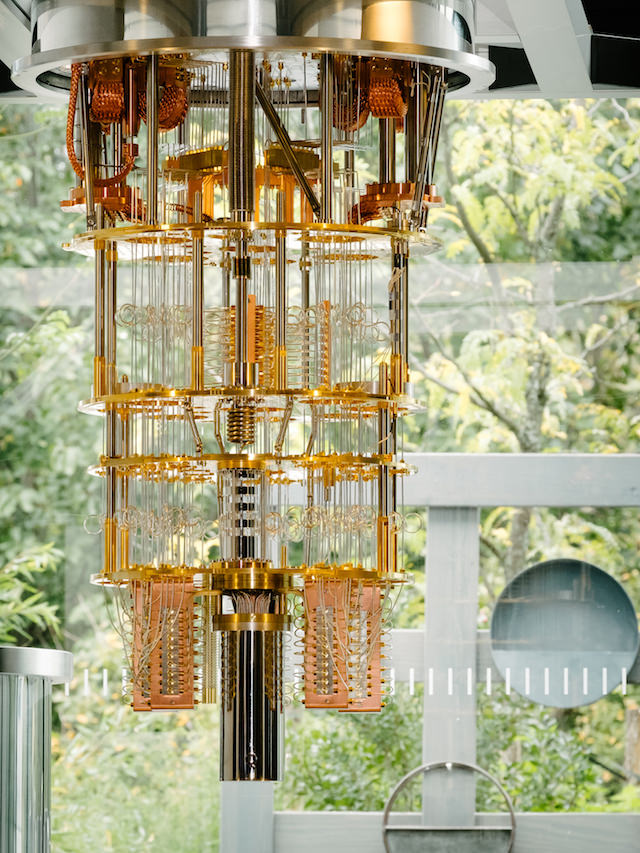 alt="IBM’s cryostat for 50-qubit chip"