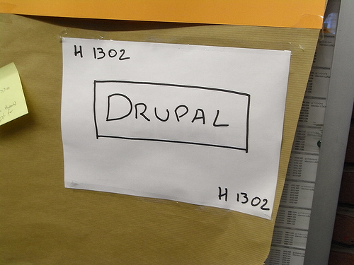 alt="Drupal"