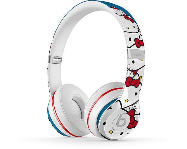 alt="Beats-by-Dre-Hello-Kitty-Headphones-3"