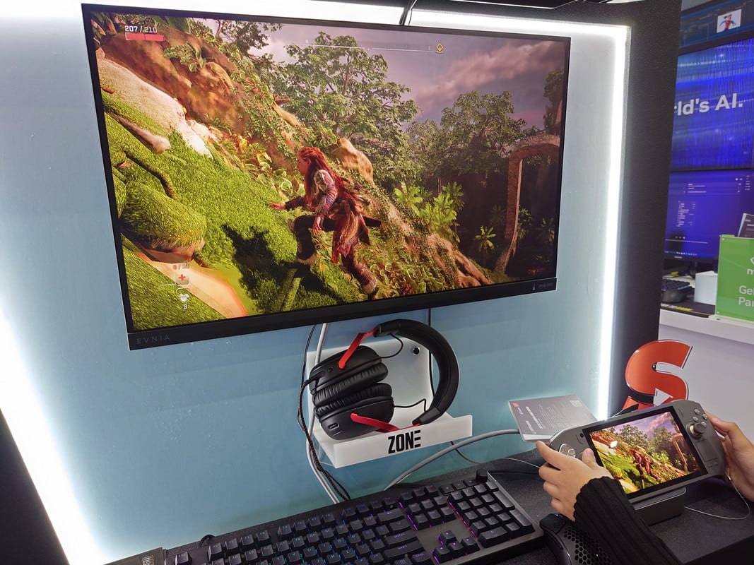 alt="Zotac Gaming ZONE ต่อออกทีวี เล่นเกม Horizon Forbidden West"